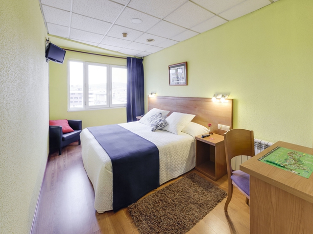 Imagen de la habitación del Hotel Besaya, Torrelavega. Foto 3