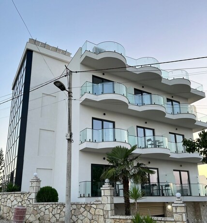 Imagen general del Hotel Besimi Apartments. Foto 13