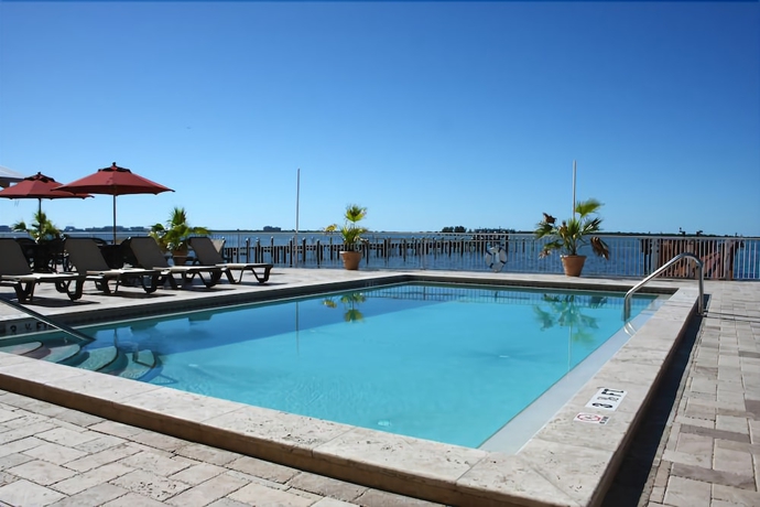 Imagen de la piscina del Hotel Beso Del Sol Resort. Foto 15