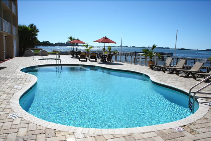 Imagen de la piscina del Hotel Beso Del Sol Resort. Foto 16