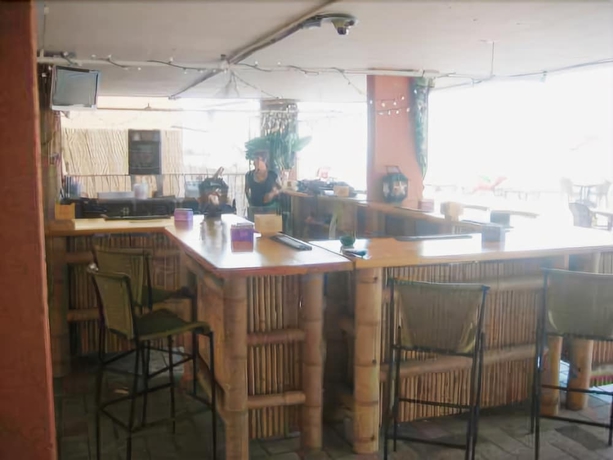 Imagen del bar/restaurante del Hotel Beso Del Sol Resort. Foto 2