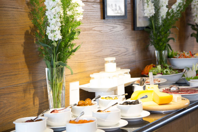 Imagen del bar/restaurante del Hotel Bespoke Trendy Hotel Hanoi. Foto 10