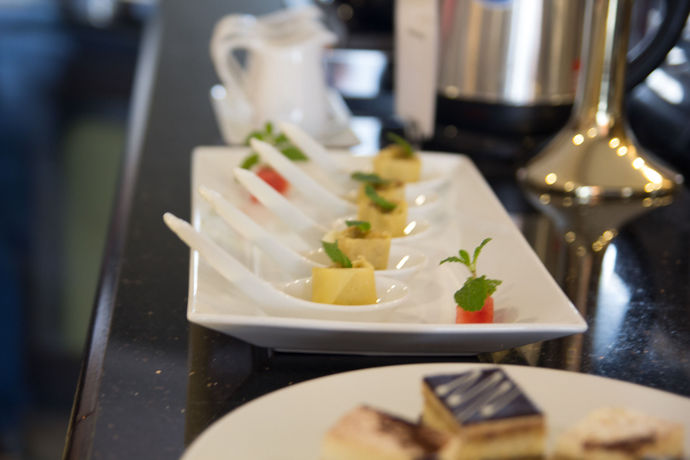 Imagen del bar/restaurante del Hotel Bespoke Trendy Hotel Hanoi. Foto 14