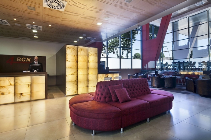 Imagen de los interiores del Hotel Best 4 Barcelona. Foto 14