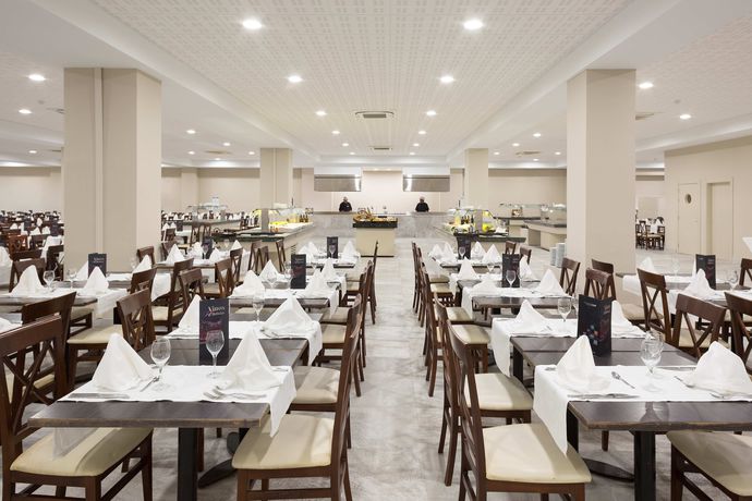 Imagen del bar/restaurante del Hotel Best Alcazar. Foto 3