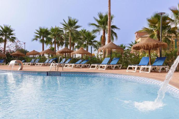 Imagen de la piscina del Hotel Best Alcazar. Foto 26