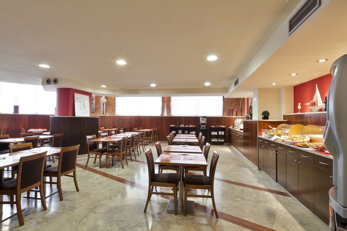 Imagen del bar/restaurante del Hotel Best Aranea. Foto 8