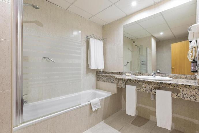 Imagen de la habitación del Hotel Best Benalmadena. Foto 9
