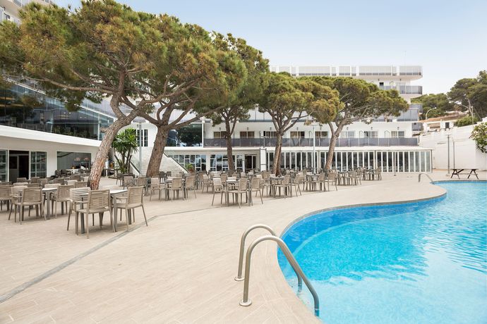 Imagen de la piscina del Hotel Best Cap Salou. Foto 19