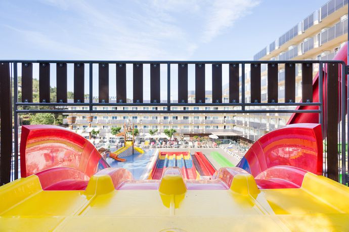 Imagen de la piscina del Hotel Best Cap Salou. Foto 23