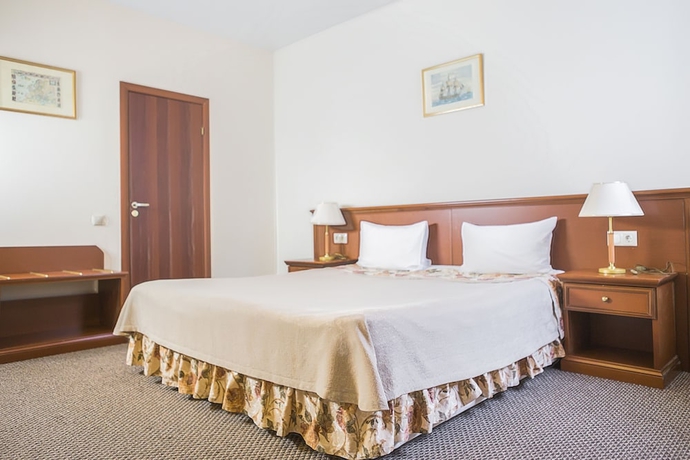 Imagen de la habitación del Hotel Best City. Foto 10