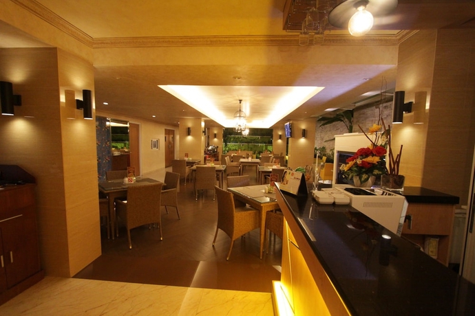 Imagen del bar/restaurante del Hotel Best City, Jogjakarta. Foto 4