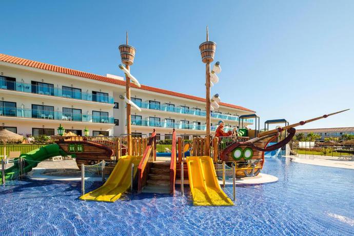 Imagen de la piscina del Hotel Best Costa Ballena. Foto 20