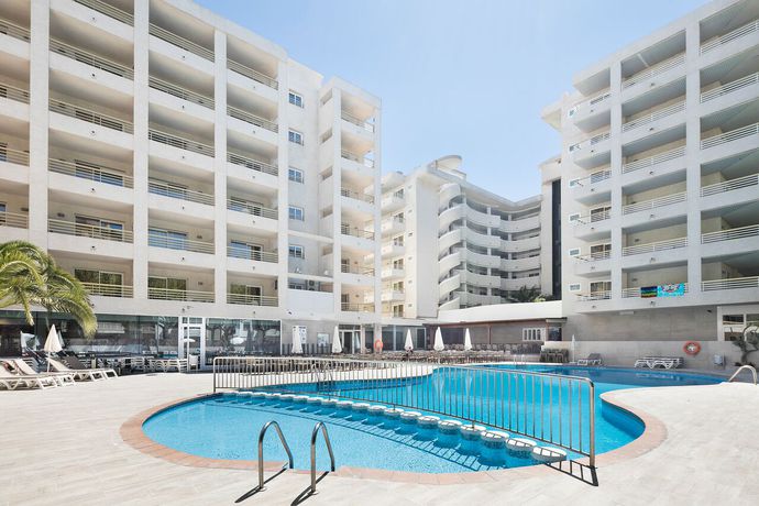 Imagen de la piscina del Hotel Best Da Vinci. Foto 22