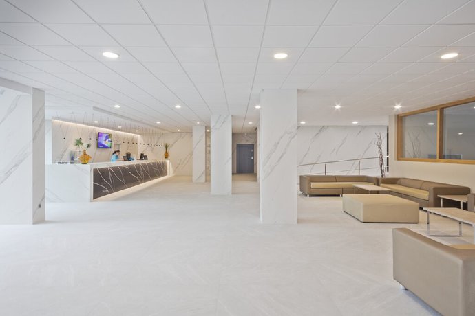 Imagen de los interiores del Hotel Best Delta. Foto 25