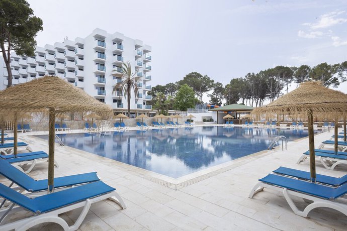 Imagen de la piscina del Hotel Best Delta. Foto 34