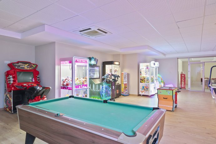 Imagen de los interiores del Hotel Best Delta. Foto 28