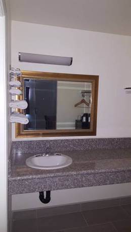 Imagen de la habitación del Hotel Best Economy Inn N Suites. Foto 4