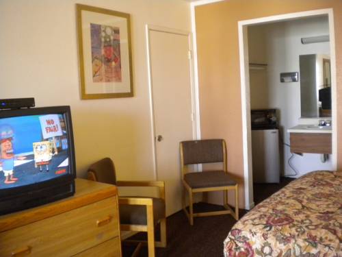 Imagen de la habitación del Hotel Best Economy Inn N Suites. Foto 10