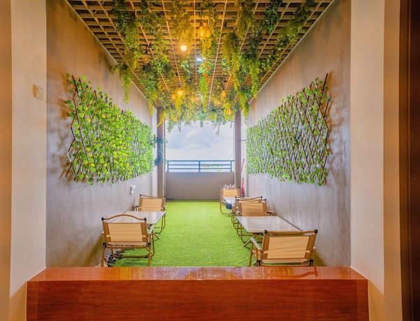 Imagen de los interiores del Hotel Best Forest City. Foto 14