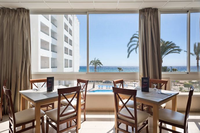 Imagen del bar/restaurante del Hotel Best Indalo. Foto 4