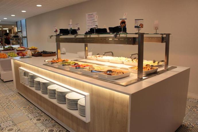 Imagen del bar/restaurante del Hotel Best Indalo. Foto 3
