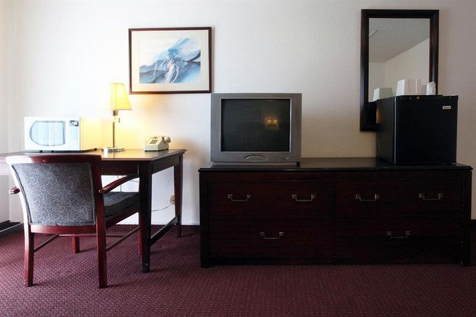 Imagen de los interiores del Hotel Best Inn & Suites. Foto 5