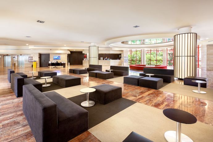 Imagen del bar/restaurante del Hotel Best Jacaranda. Foto 4