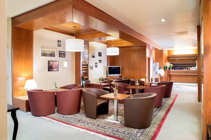 Imagen del bar/restaurante del Hotel Best Living Arotel. Foto 2