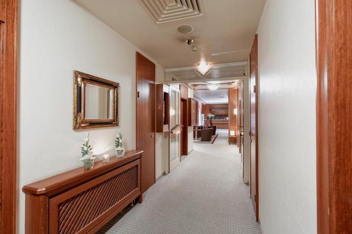 Imagen de los interiores del Hotel Best Living Arotel. Foto 8