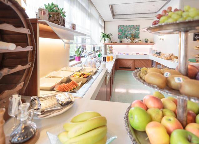 Imagen de los interiores del Hotel Best Living Arotel. Foto 10