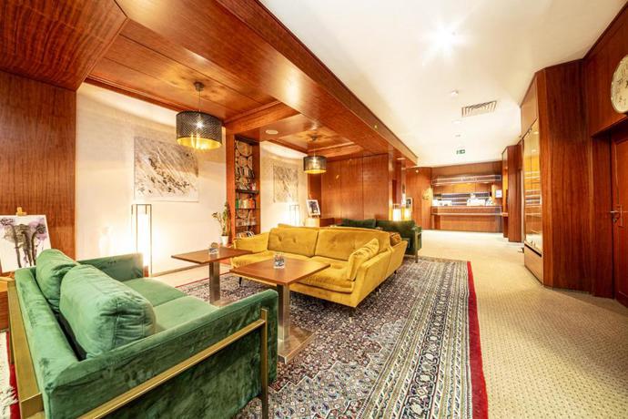 Imagen de los interiores del Hotel Best Living Arotel. Foto 11