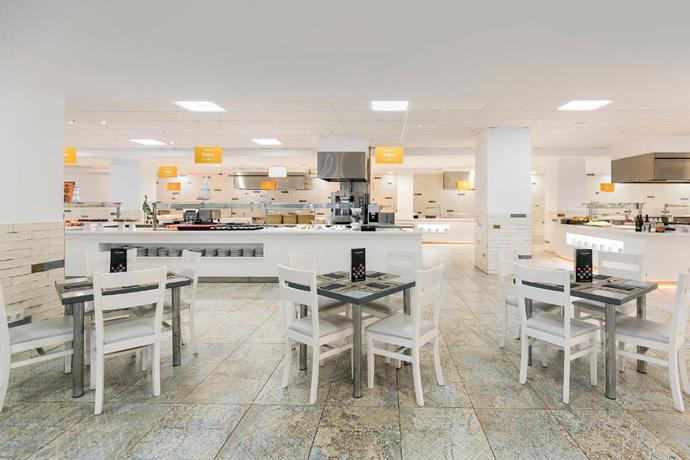 Imagen del bar/restaurante del Hotel Best Lloret Splash. Foto 3