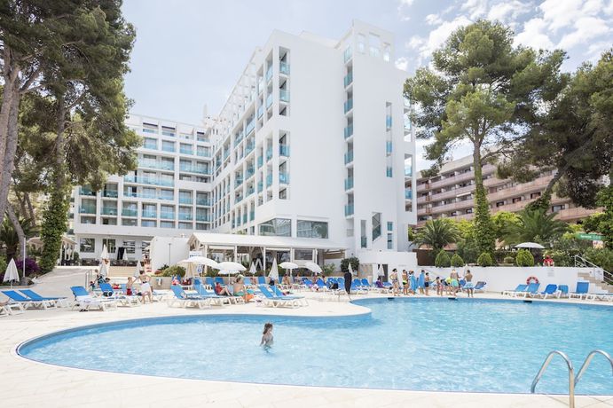 Imagen de la piscina del Hotel Best Mediterraneo. Foto 12