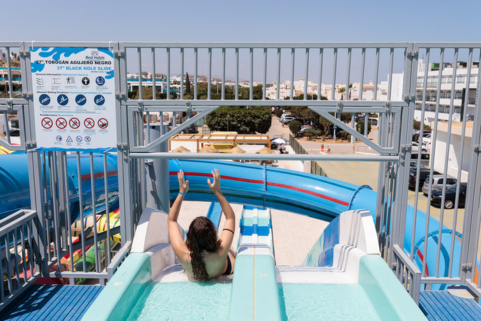 Imagen de la piscina del Hotel Best Mojacar. Foto 23