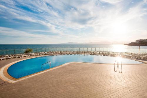 Imagen de la piscina del Hotel Best Negresco. Foto 11