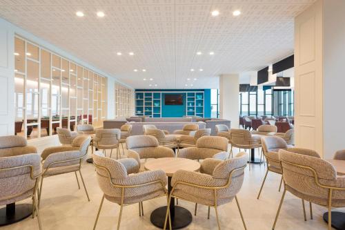 Imagen del bar/restaurante del Hotel Best Negresco. Foto 3