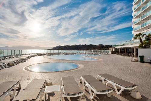 Imagen de la piscina del Hotel Best Negresco. Foto 12