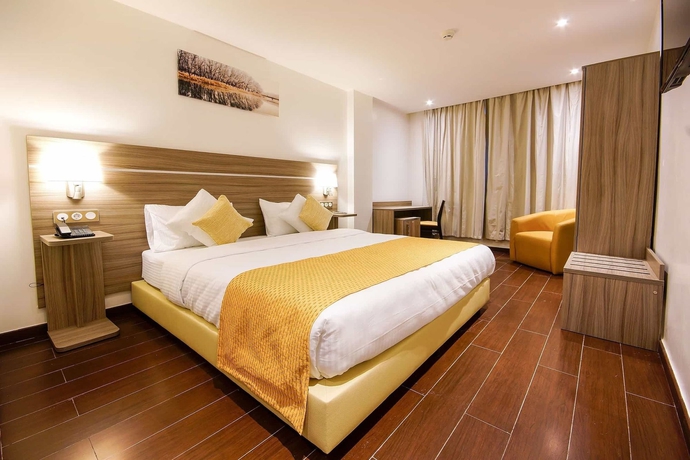 Imagen de la habitación del Hotel Best Night. Foto 6