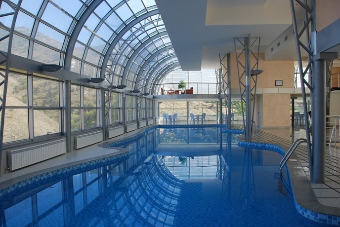 Imagen de la piscina del Hotel Best Resort Aghveran. Foto 16