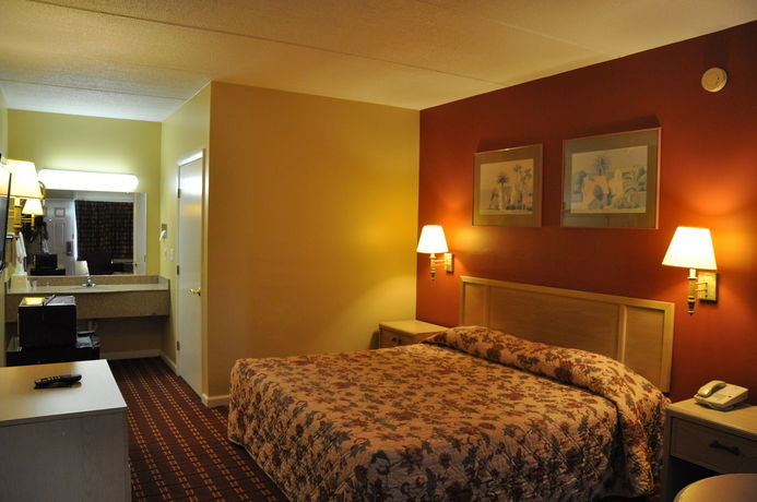 Imagen de la habitación del Hotel Best Rest Inn. Foto 10