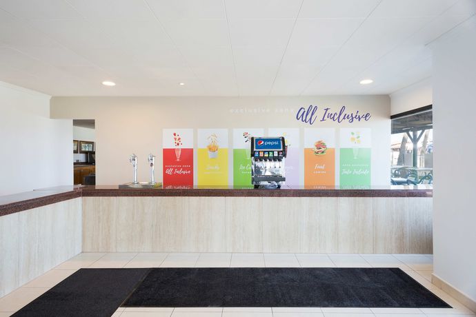 Imagen del bar/restaurante del Hotel Best Roquetas. Foto 7