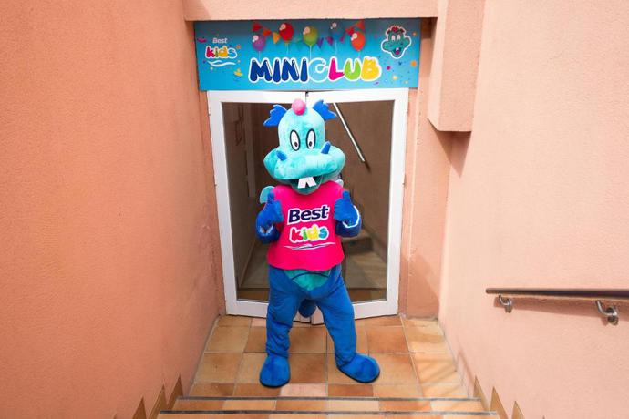 Imagen de los exteriores del Hotel Best Roquetas. Foto 18