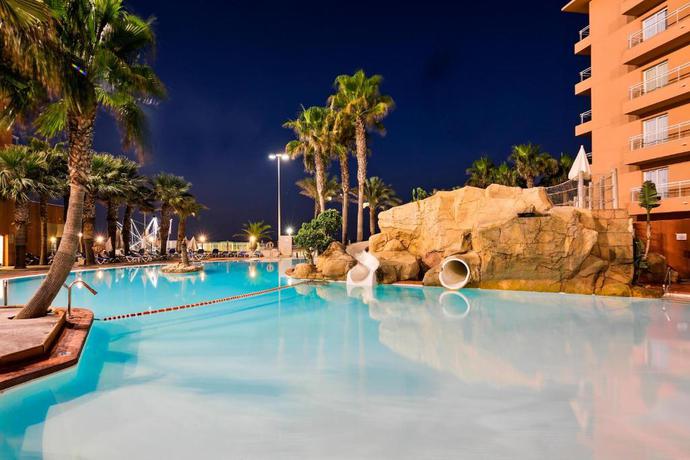 Imagen de la piscina del Hotel Best Roquetas. Foto 25