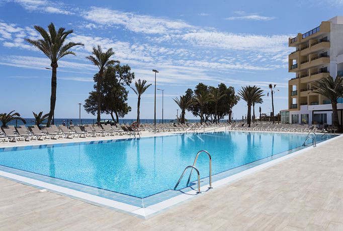 Imagen de la piscina del Hotel Best Sabinal. Foto 23