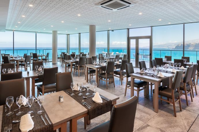 Imagen del bar/restaurante del Hotel Best Semiramis. Foto 6