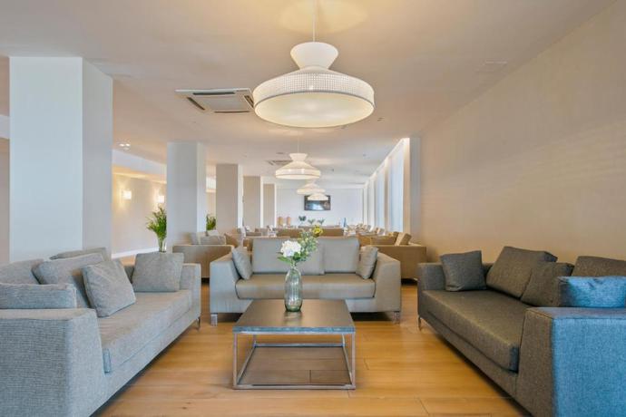 Imagen de los interiores del Hotel Best Terramarina. Foto 12