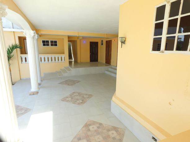 Imagen de los interiores del Hotel Best Time. Foto 13