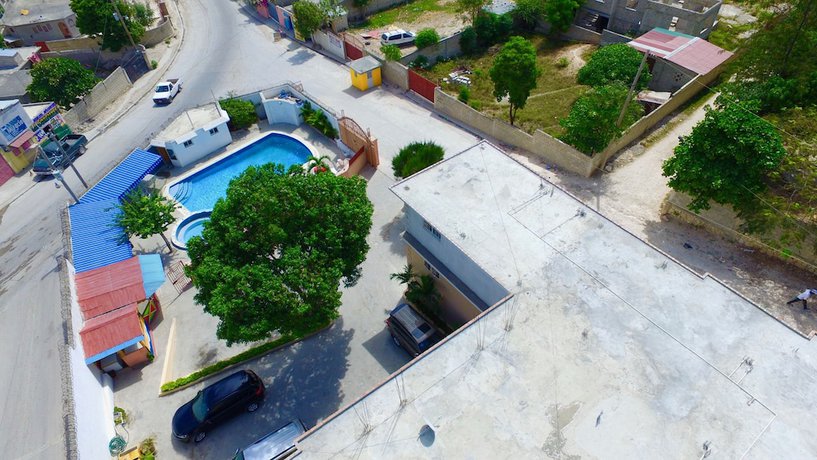 Imagen de la piscina del Hotel Best Time. Foto 16