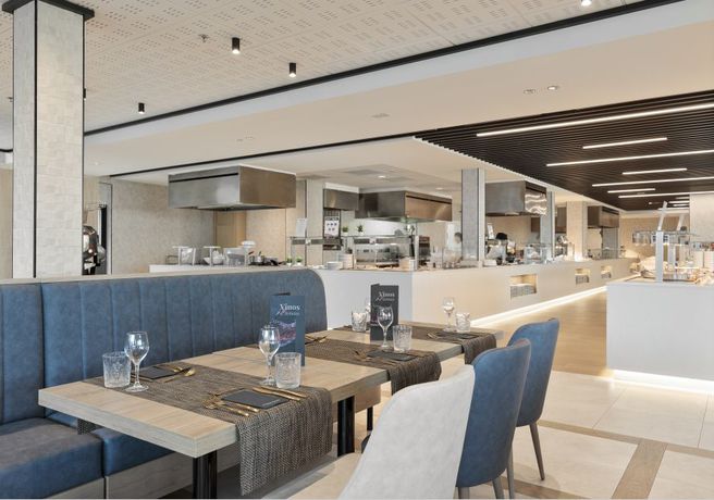 Imagen del bar/restaurante del Hotel Best Triton. Foto 5